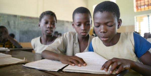 Article : Keoubougou Pi : Un programme après l’école pour développer la littératie numérique des jeunes écoliers du nord Bénin